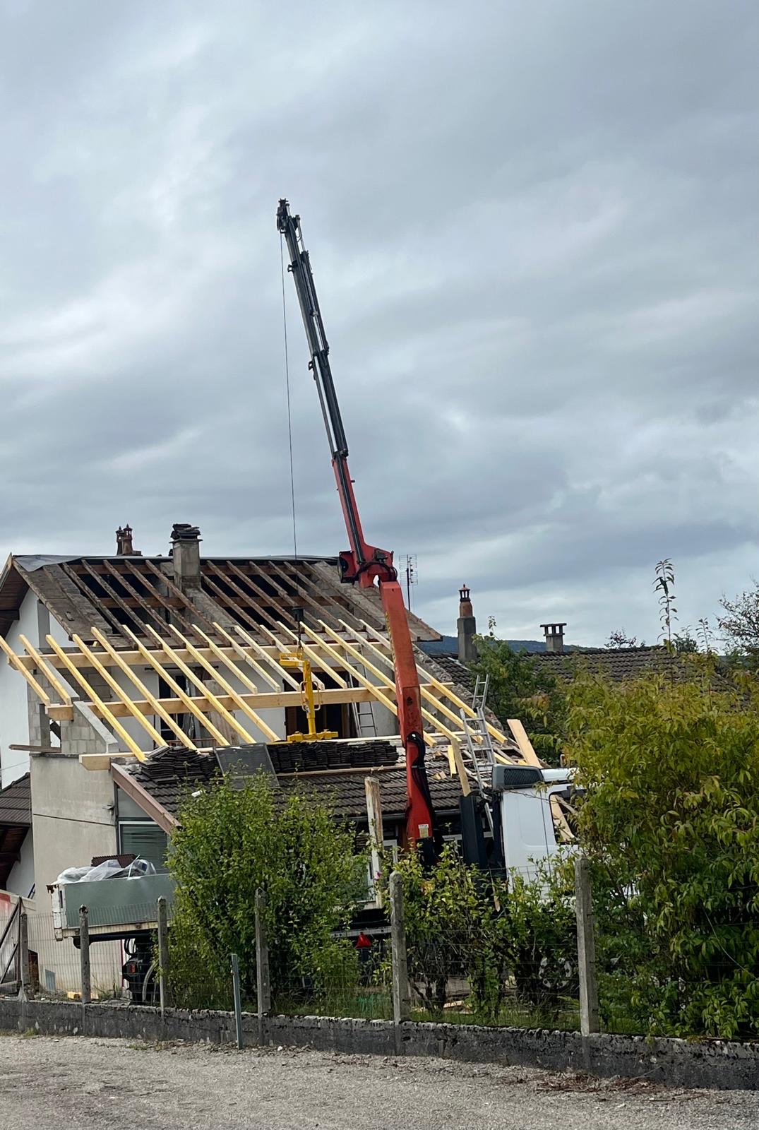 Rénovation complète charpente et couverture - Avant